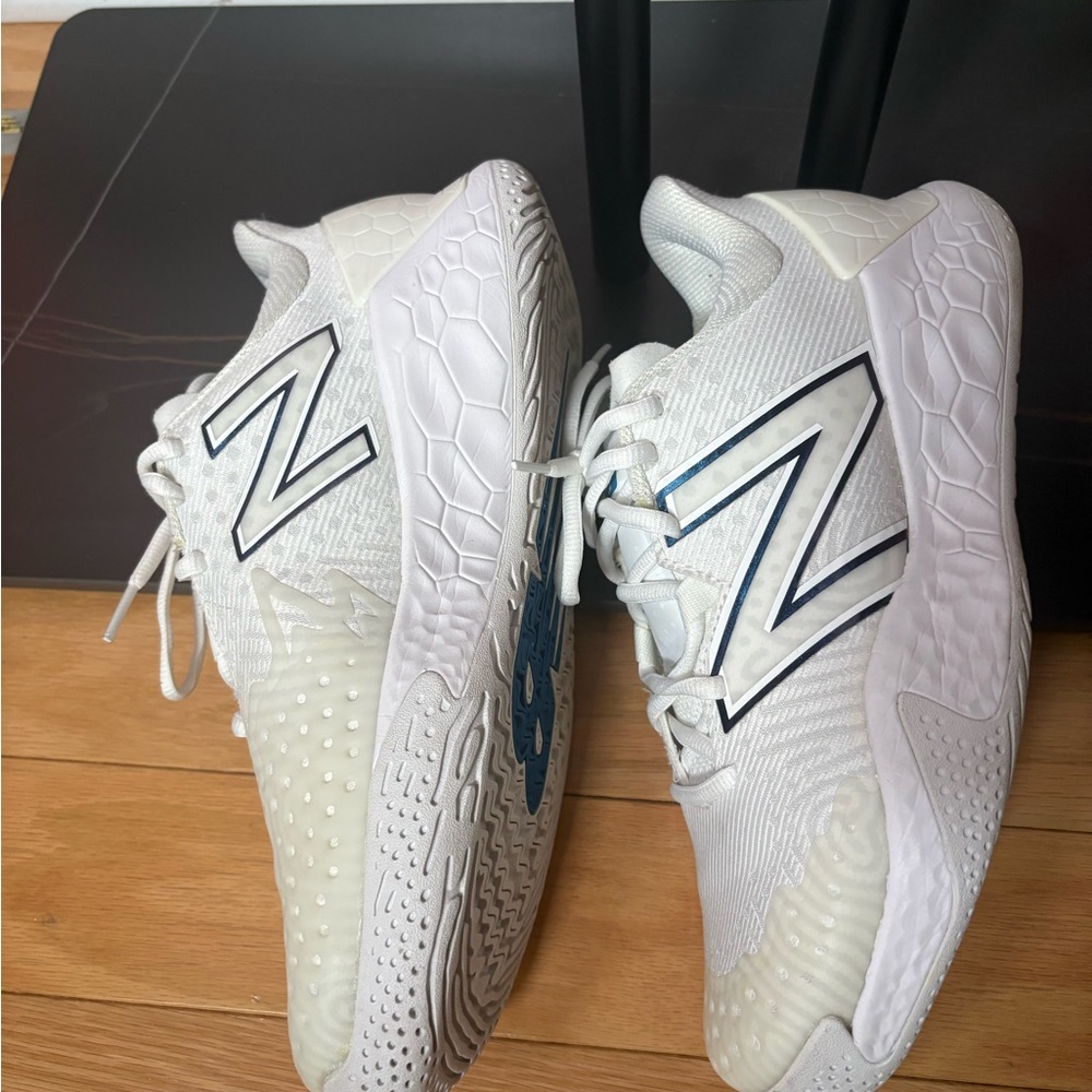 New Balance Women’s White & Black Lightweight Running Sneakers - Picture 3 of 11